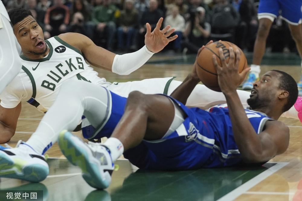 精准的头球 精准的头球