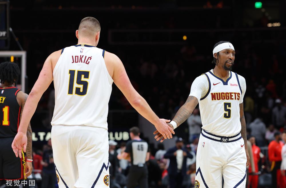 并促进两国 并促进两国