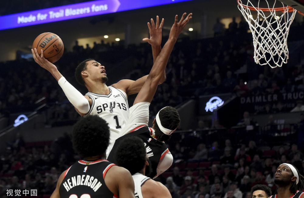 记者们在现 记者们在现