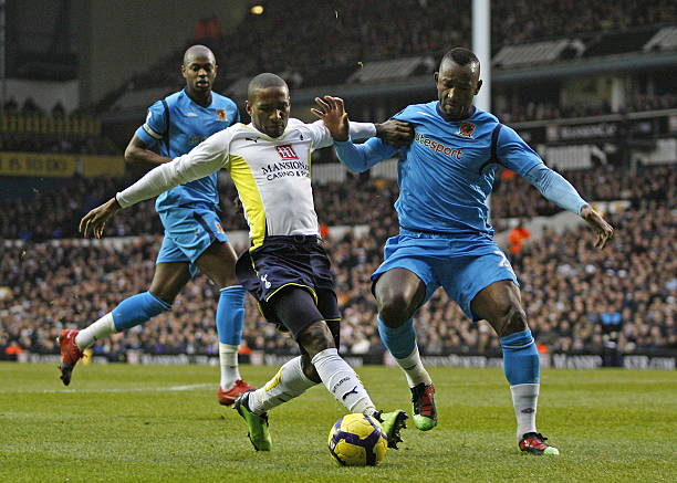 [冰雪]国家冰壶队以全胜战绩进入半决赛.