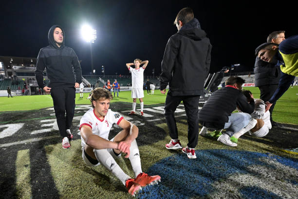 将球传给中 将球传给中